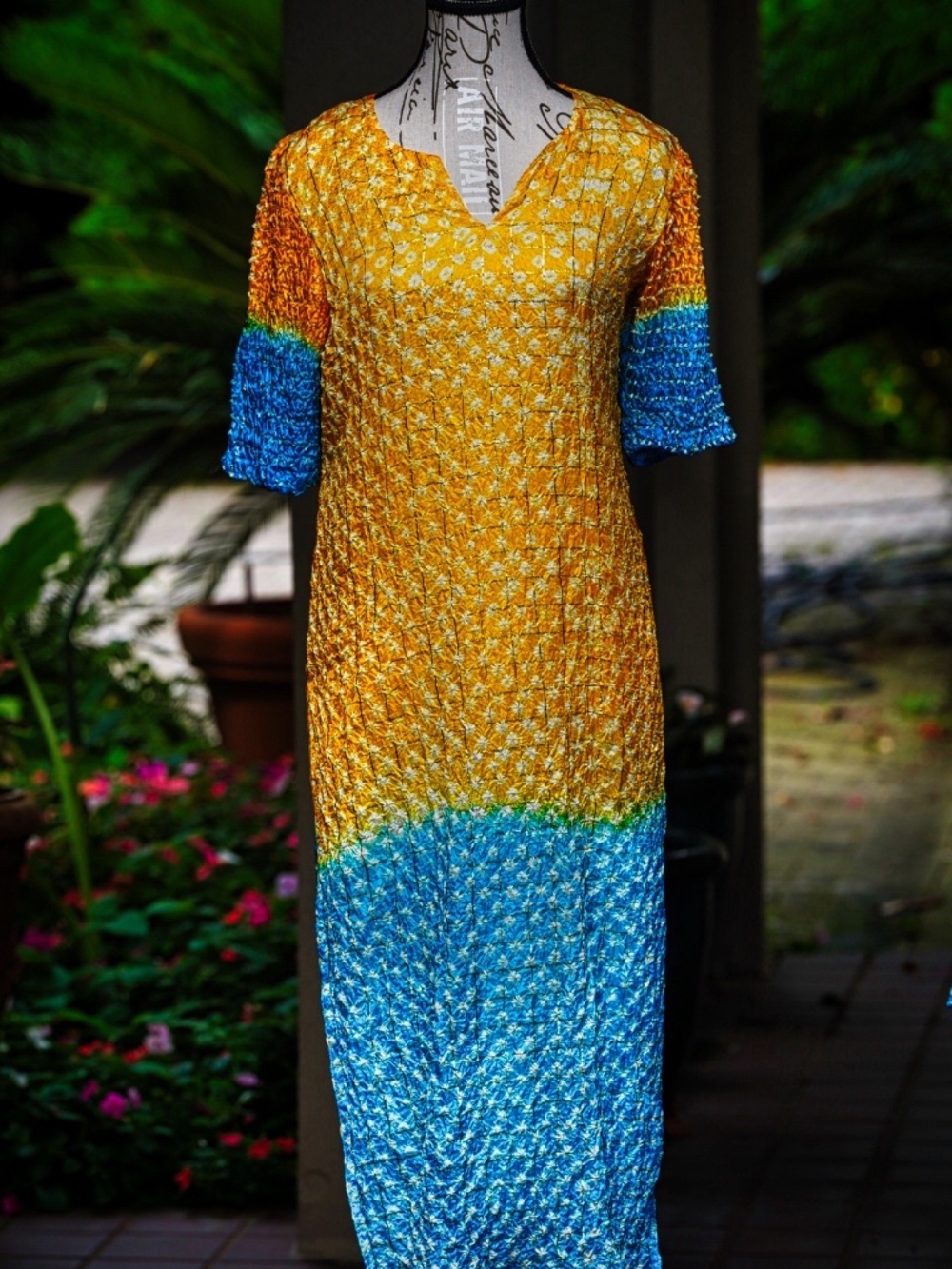 Color Block Crinkle Maxi Dress